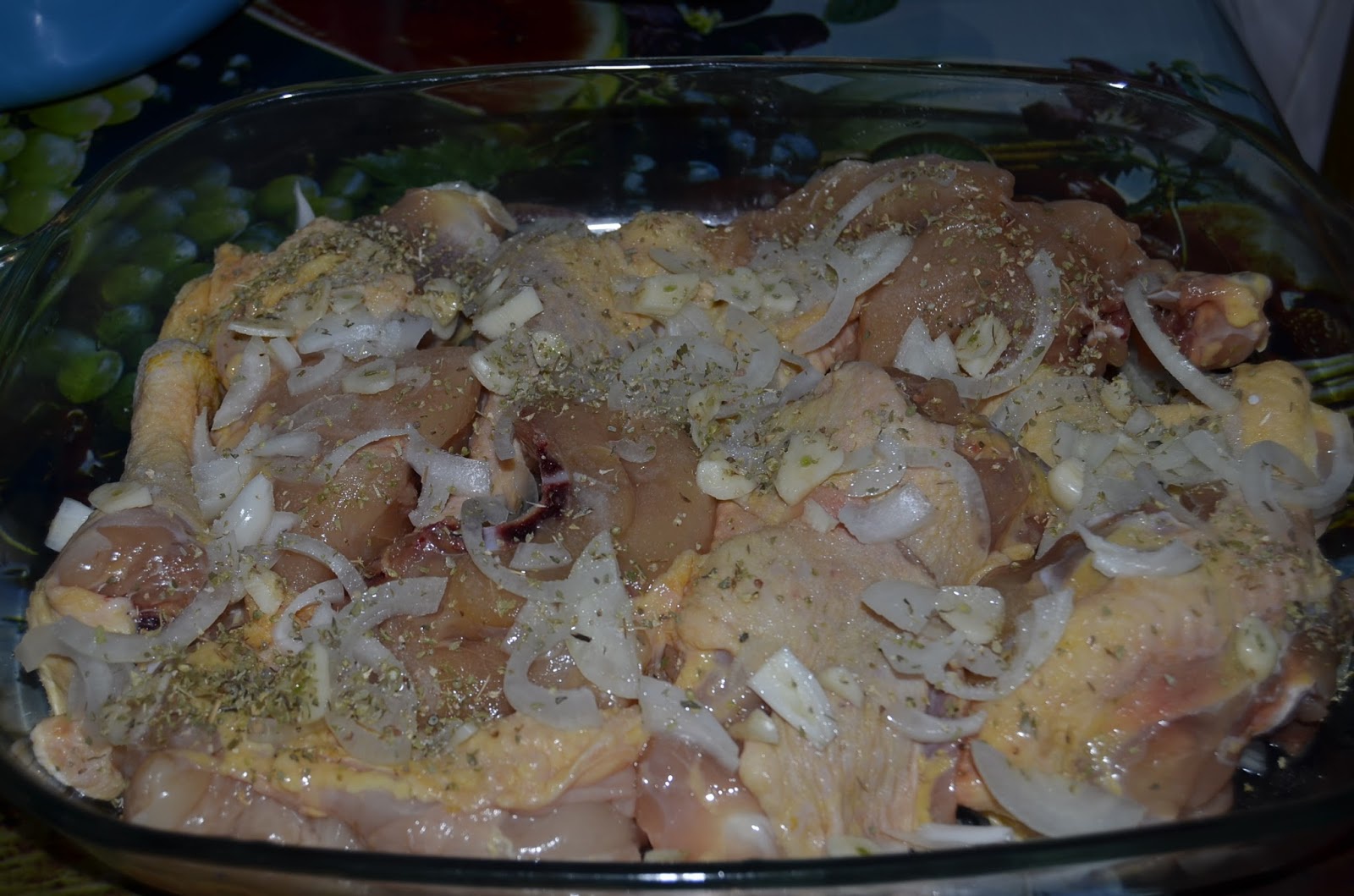 Pui cu sos de rosii la cuptor