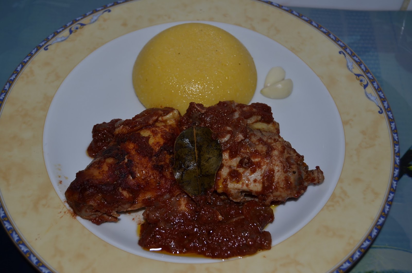 Pui cu sos de rosii la cuptor