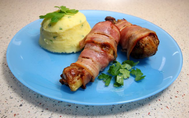 Copanele de pui cu bacon si piure de cartofi
