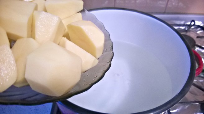 Copanele de pui cu bacon si piure de cartofi