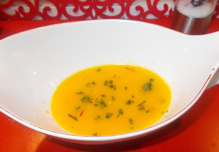 Pulpite cu piper rosu rumenite la cuptor si cu sos de sofran cu unt