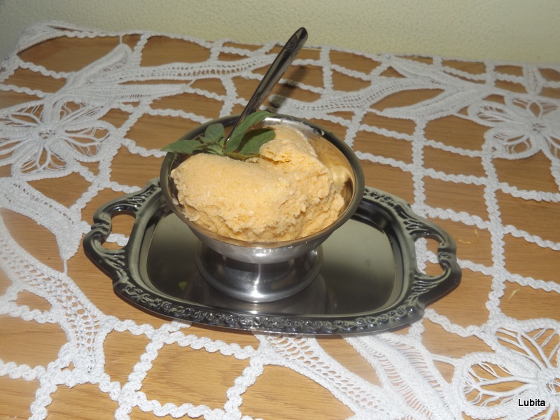 Inghetata de pepene galben