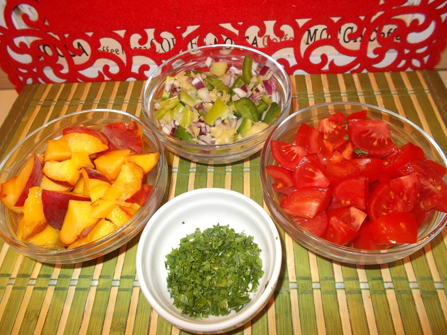 Salsa de ardei cu piersici si rosii