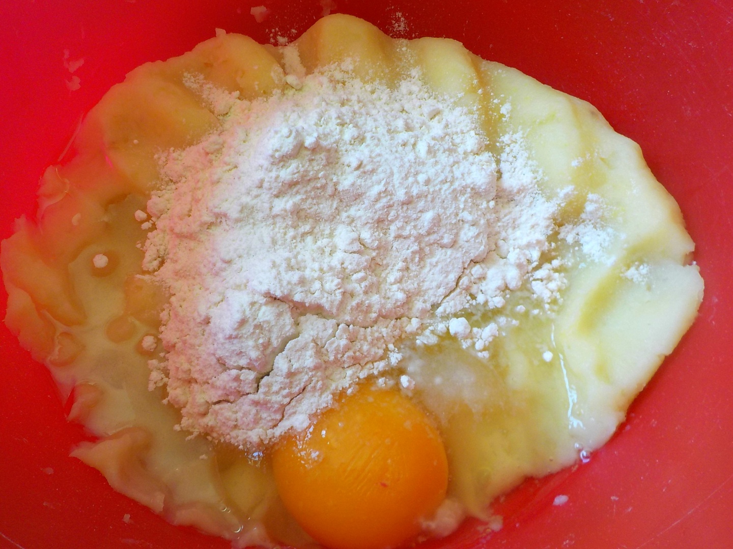 Galuste cu prune. Reteta clasica de gomboti cu prune