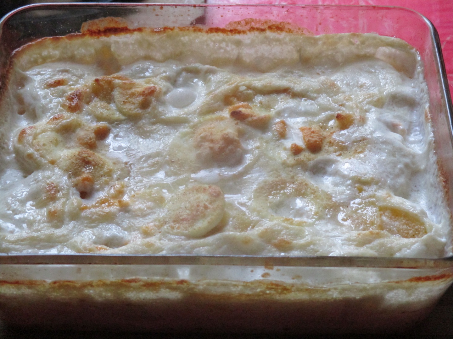 Cartofi cu ouă la cuptor