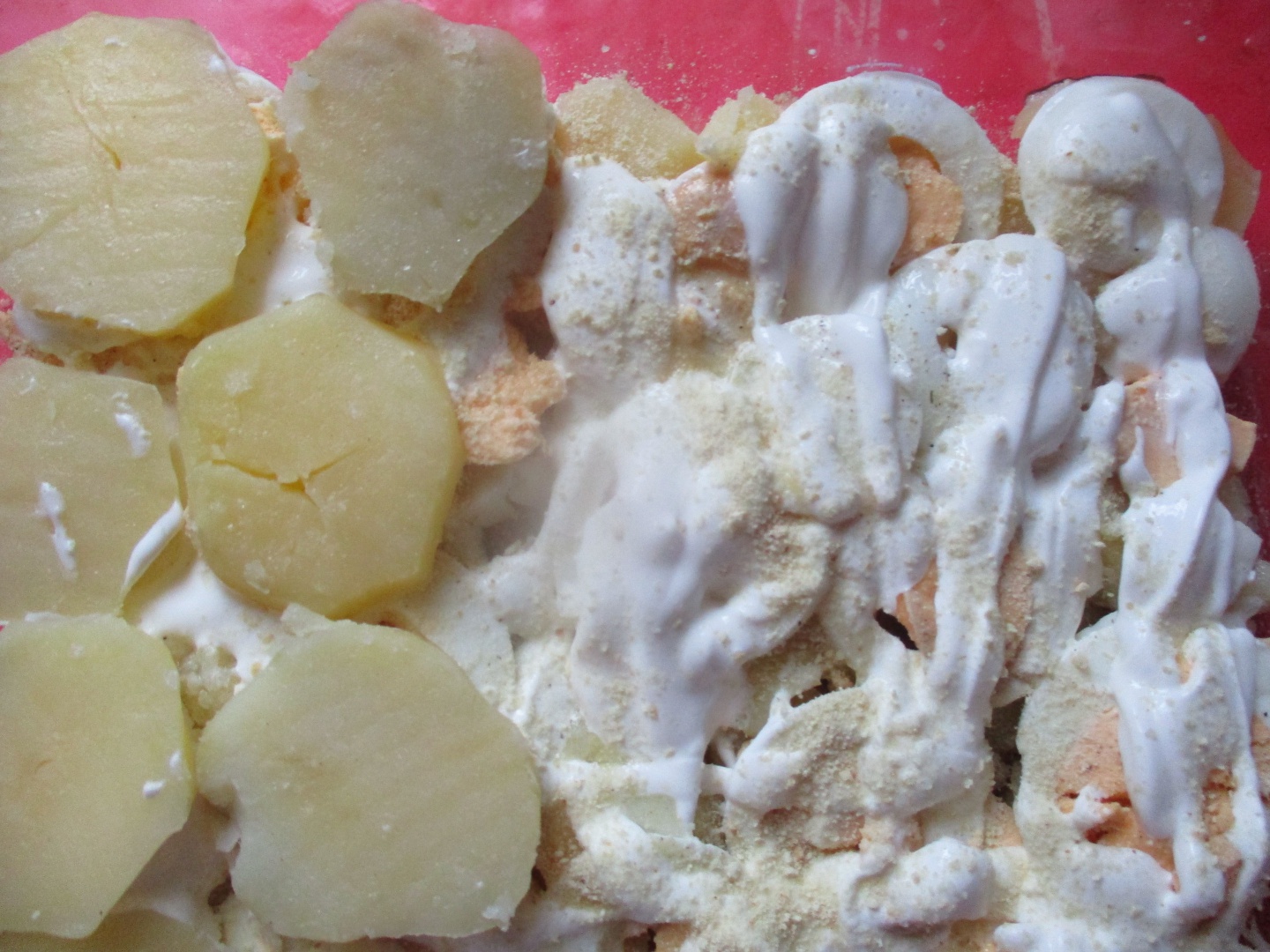 Cartofi cu ouă la cuptor