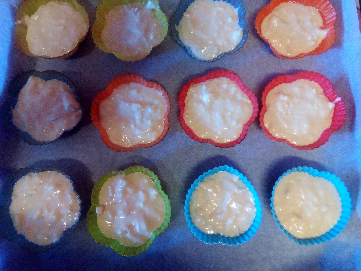 Briose aperitiv cu ardei gras si branză de oi