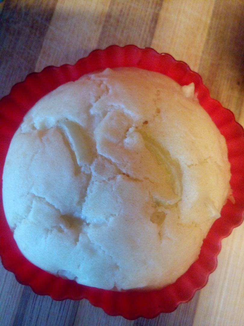 Briose aperitiv cu ardei gras si branză de oi