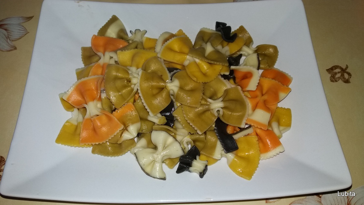 Paste cu sos picant de vinete