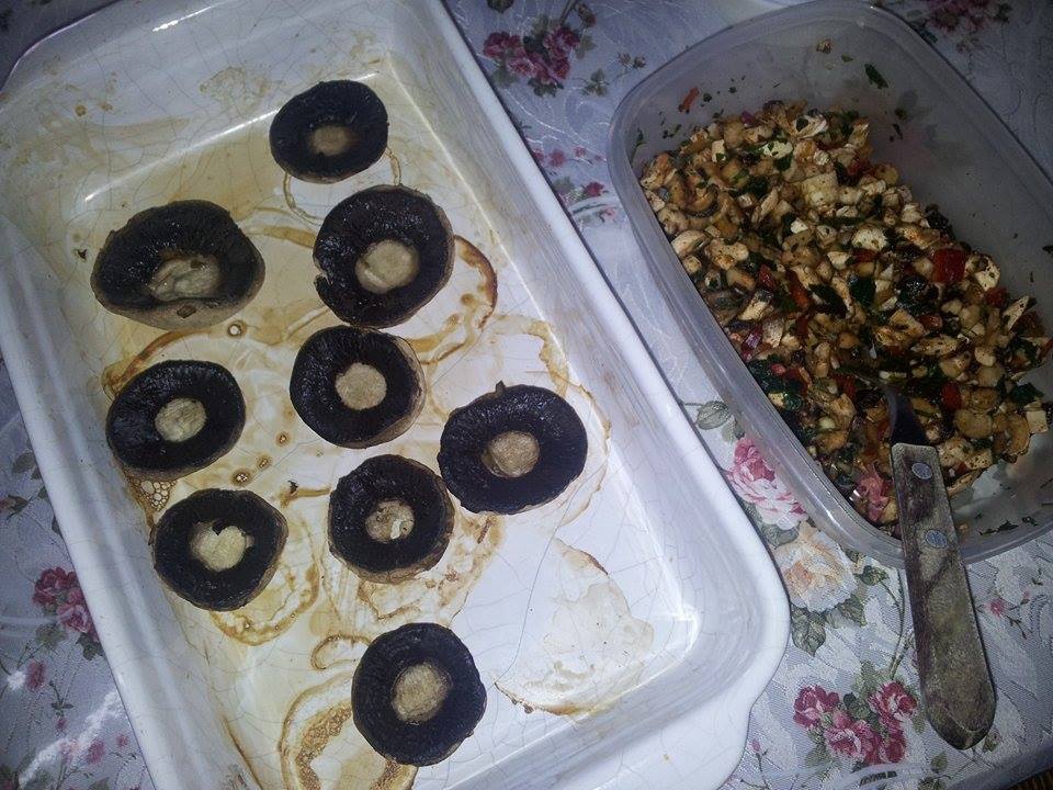 Ciuperci la cuptor umplute cu codite