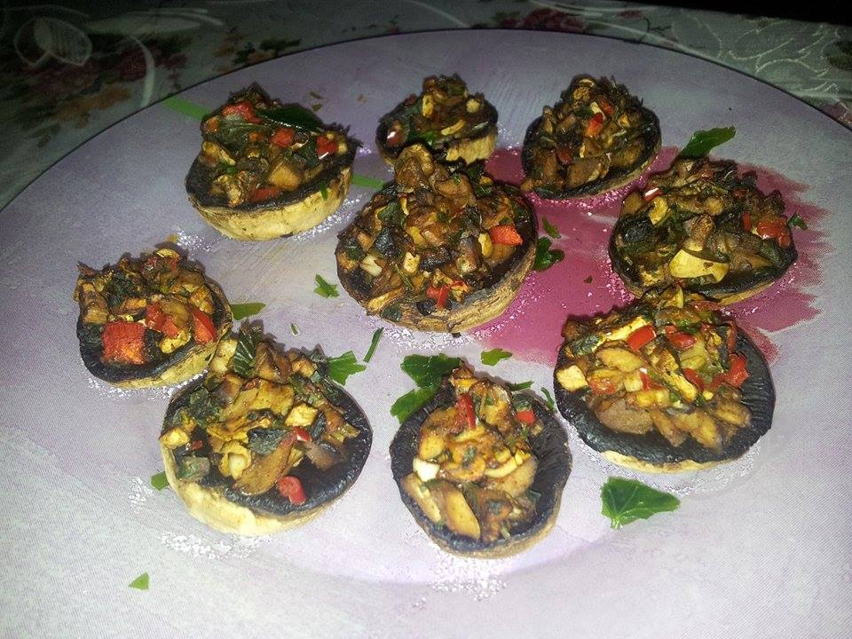 Ciuperci la cuptor umplute cu codite