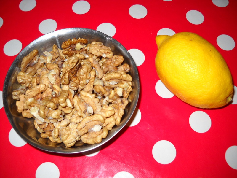 Gem de prune cu miez de nuca