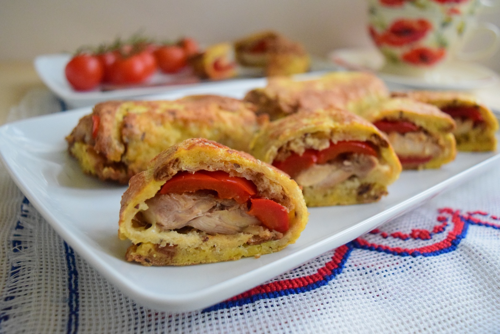 Rulouri aperitiv, cu felii de paine toast