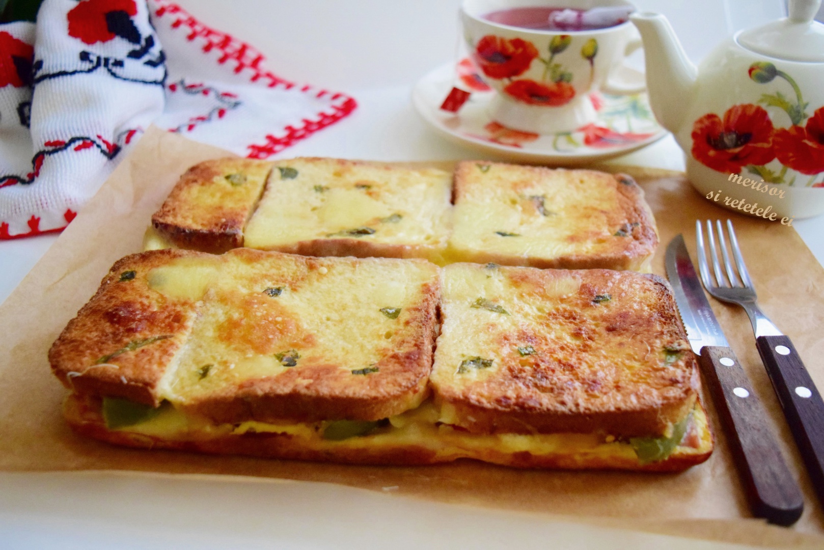 Sandwich-uri aperitiv preparate la cuptor