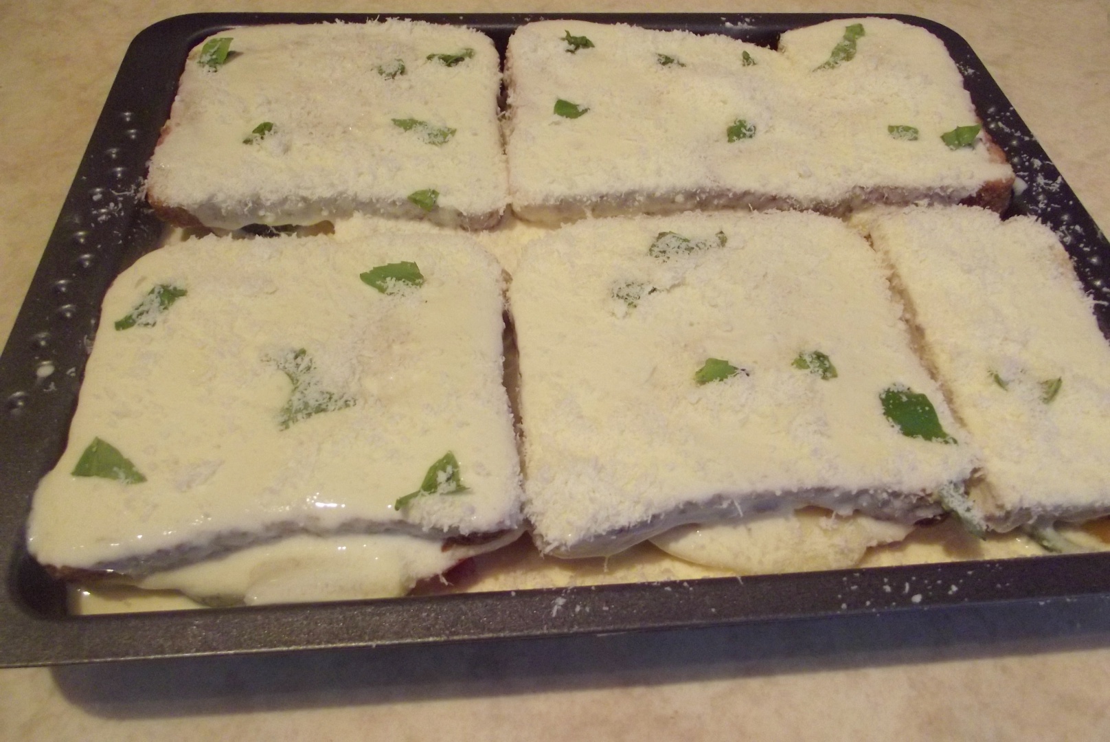 Sandwich-uri aperitiv preparate la cuptor