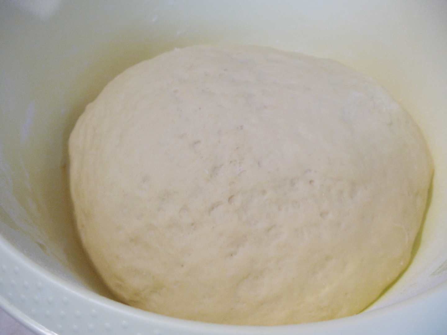 Sandwich-uri din aluat, cu omleta si alte ingrediente