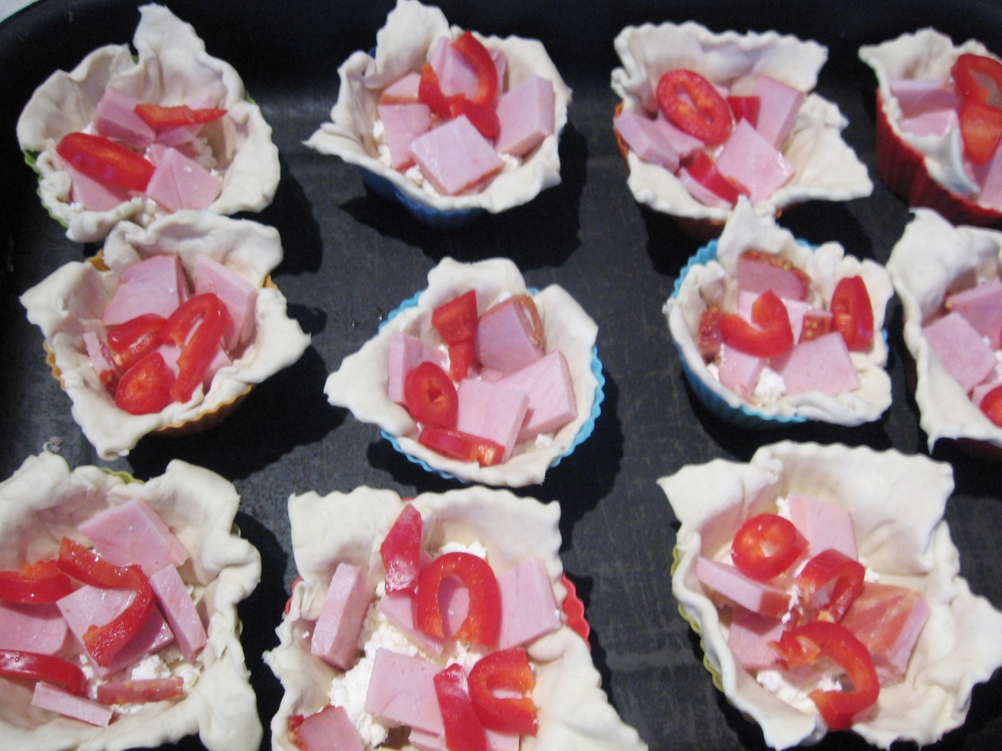 Cosulete din foietaj cu de toate