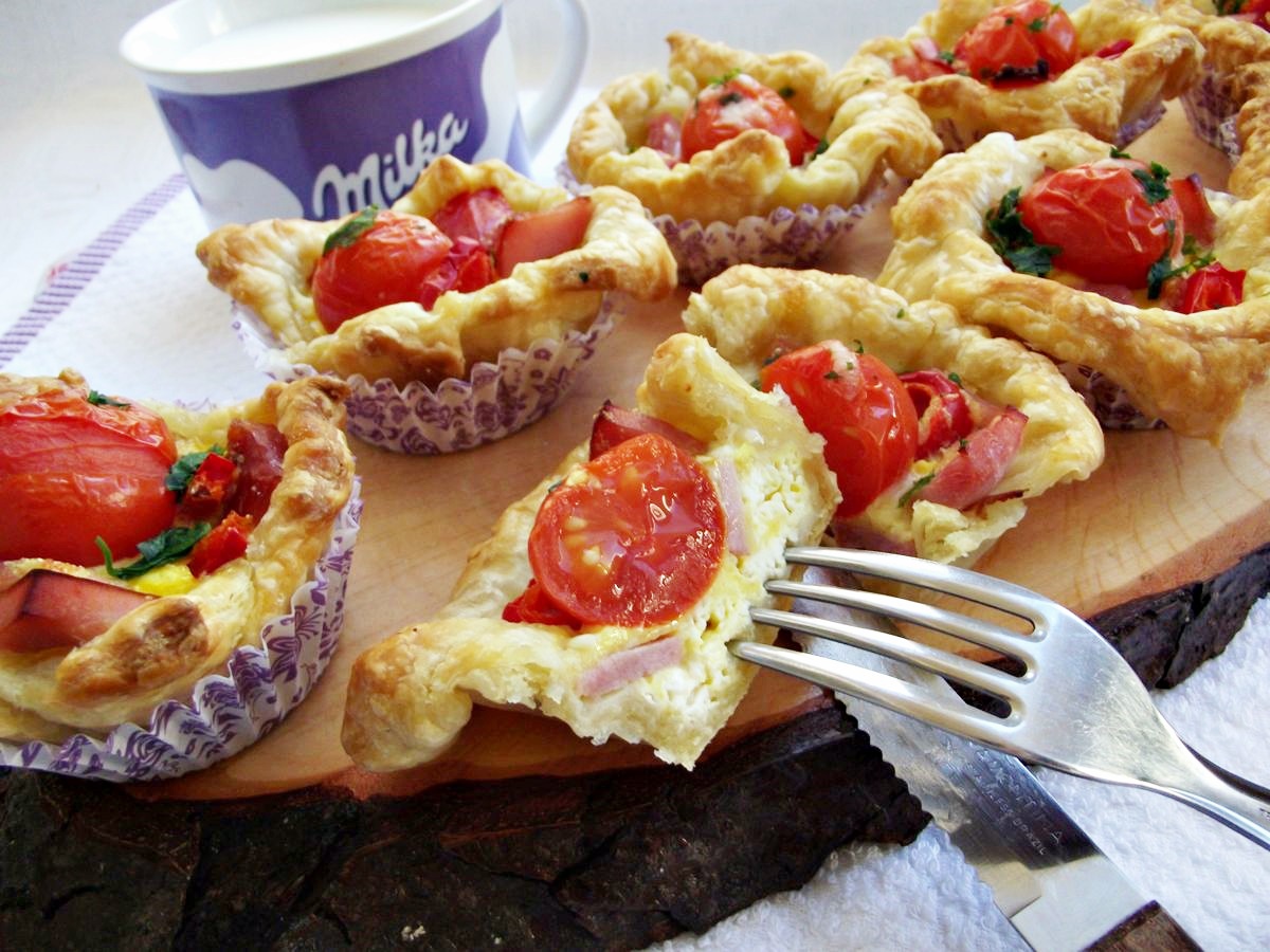 Cosulete din foietaj cu de toate