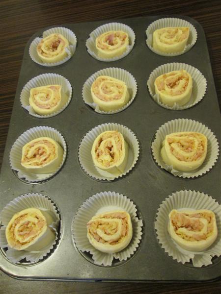 Rulouri cu sunca si cascaval