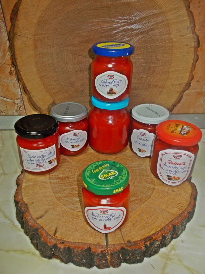 Dulceata de ardei iuti cu menta si busuioc