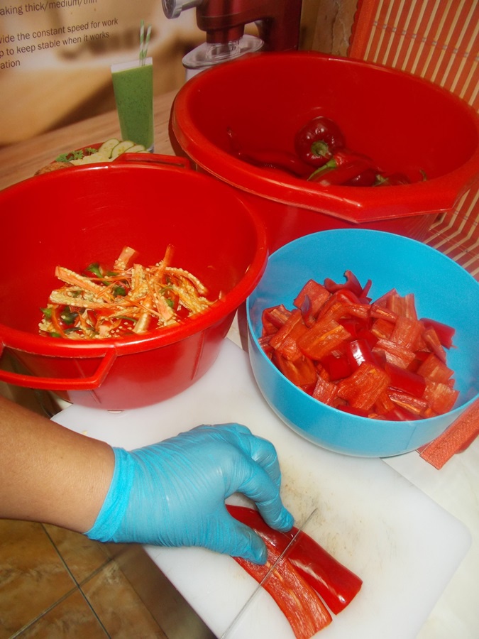 Dulceata de ardei iuti cu menta si busuioc