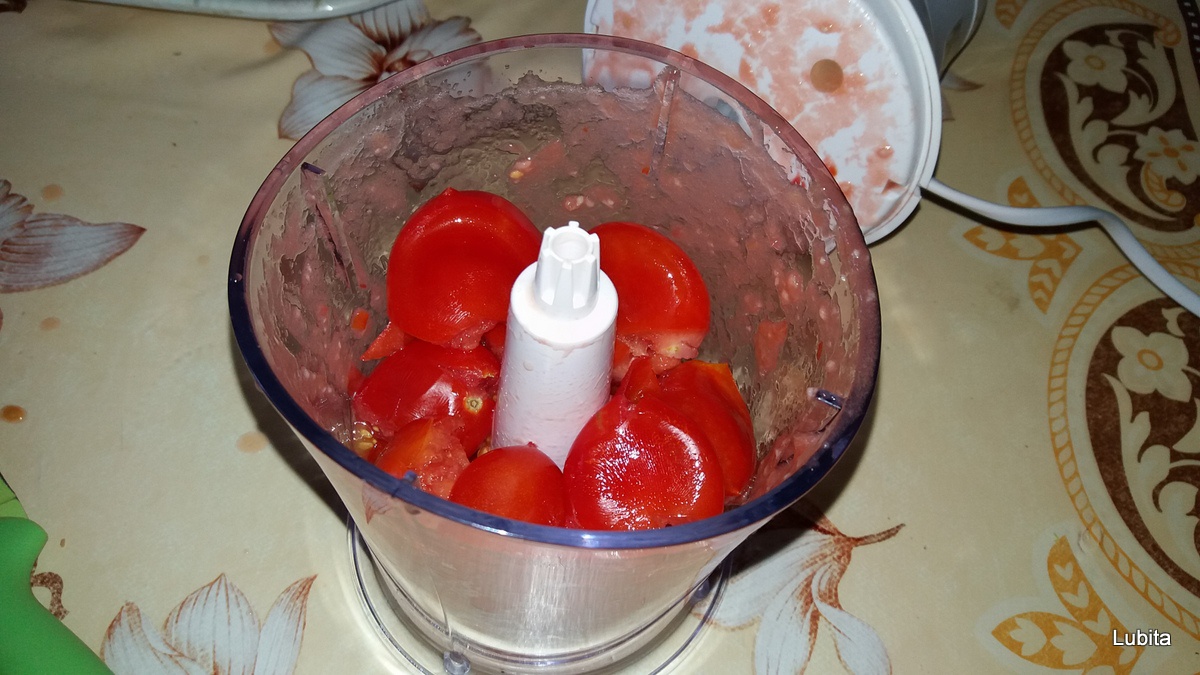 Rata cu sos de rosii