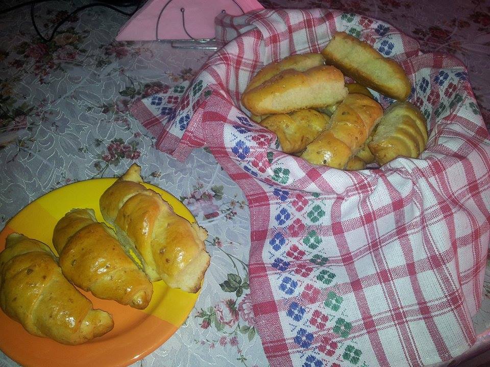 Cornuri cu branza sarata in aluat