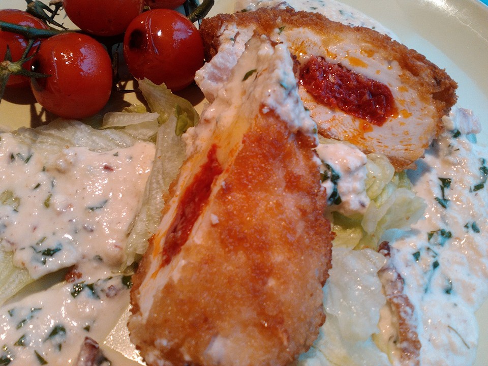 Pui umplut cu chorizo si veloute  de pui si arpagic