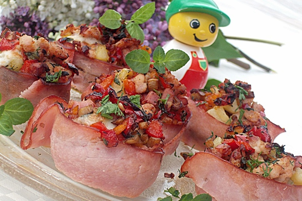 Ciupercute infasurate, umplute cu carne tocata de pui