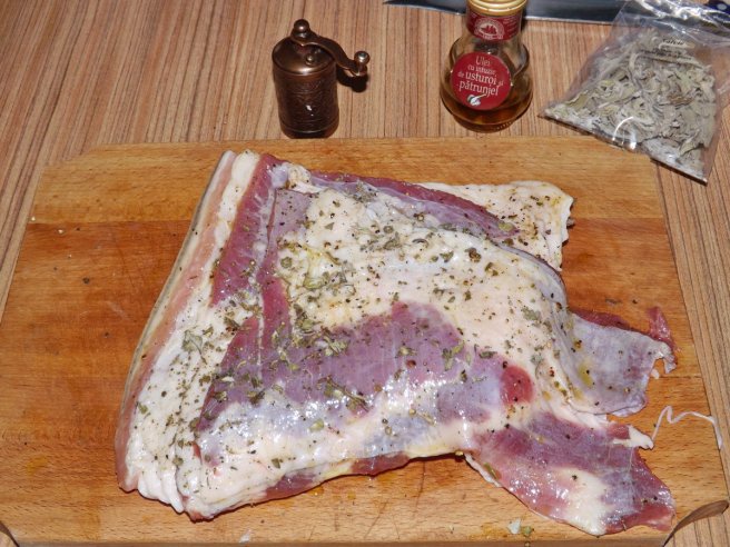 Rulada din piept de porc