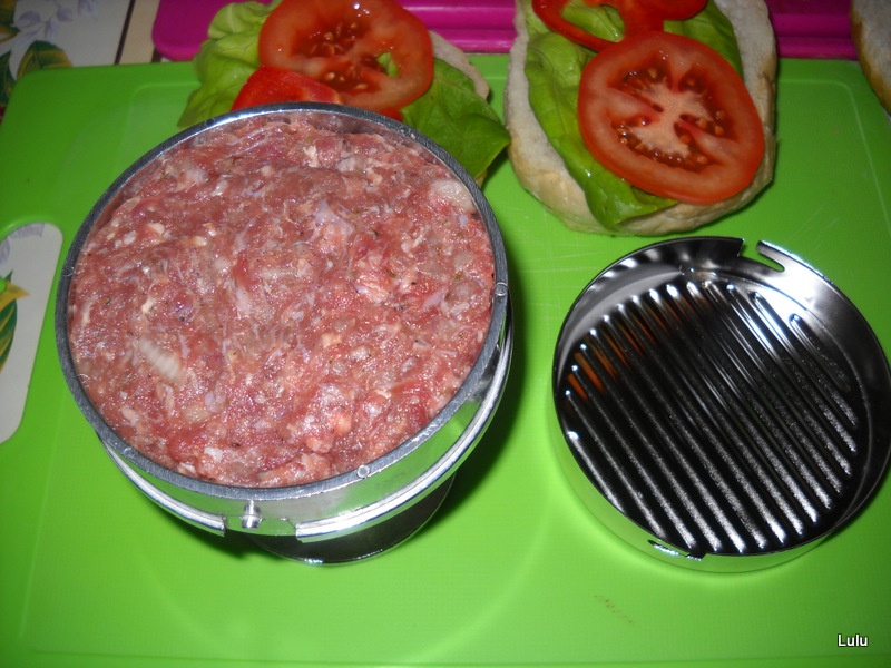 Mic dejun cu hamburgher