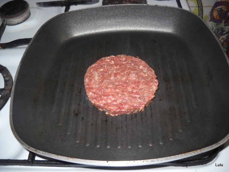 Mic dejun cu hamburgher