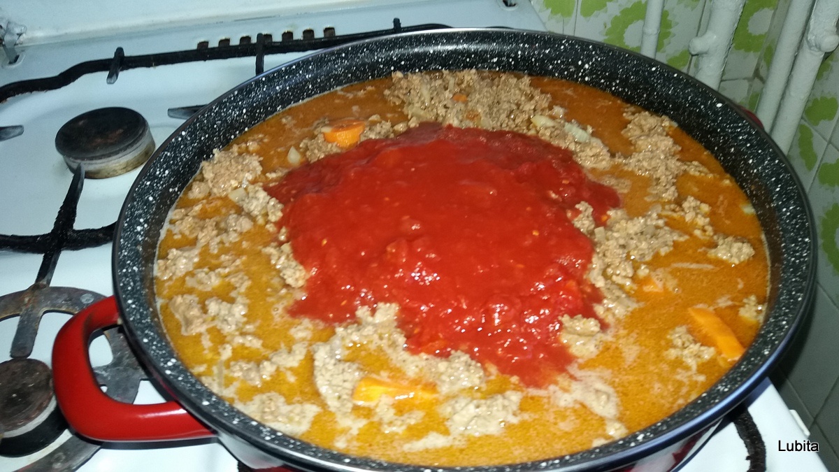 Scoici umplute cu carne