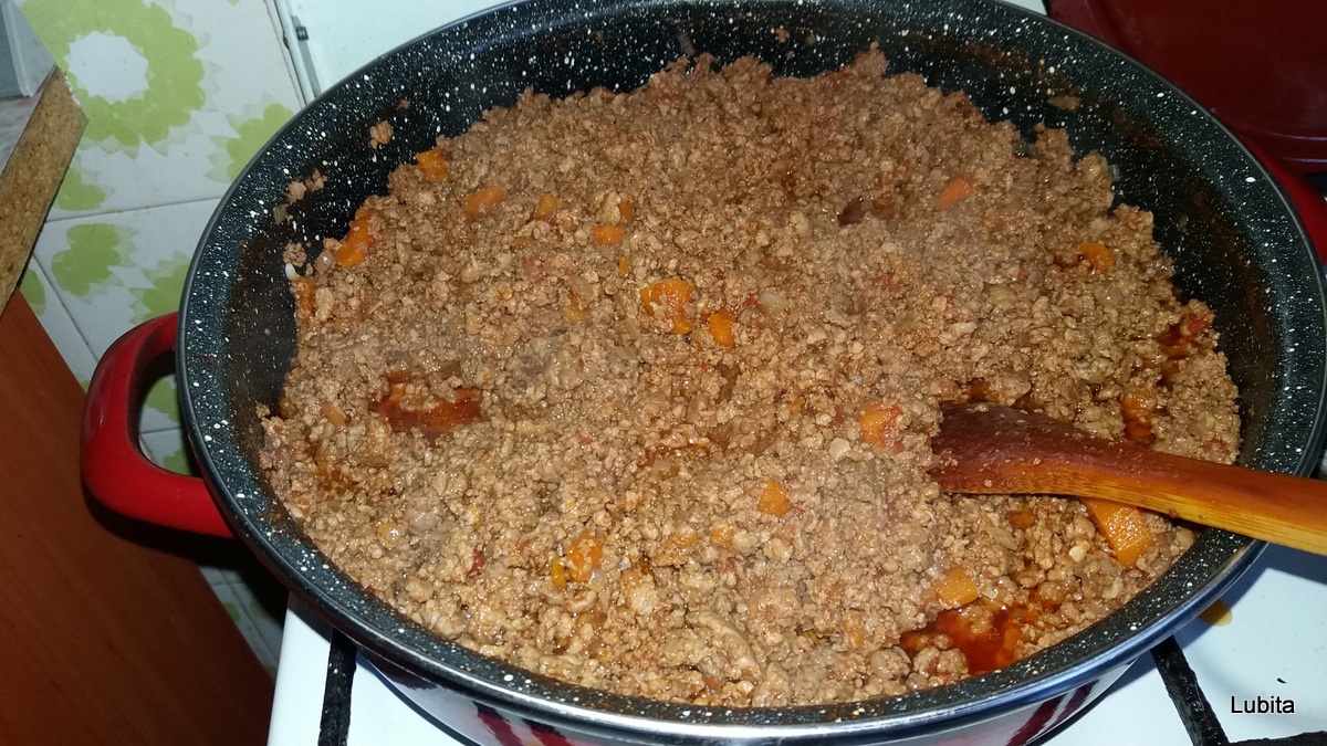 Scoici umplute cu carne