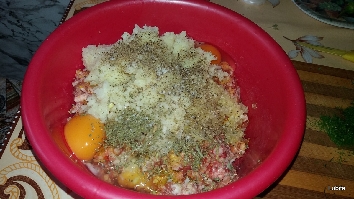 Perisoare in sos de smantana