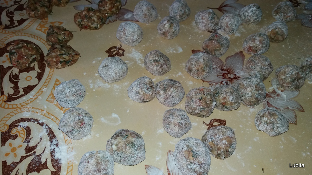 Perisoare in sos de smantana