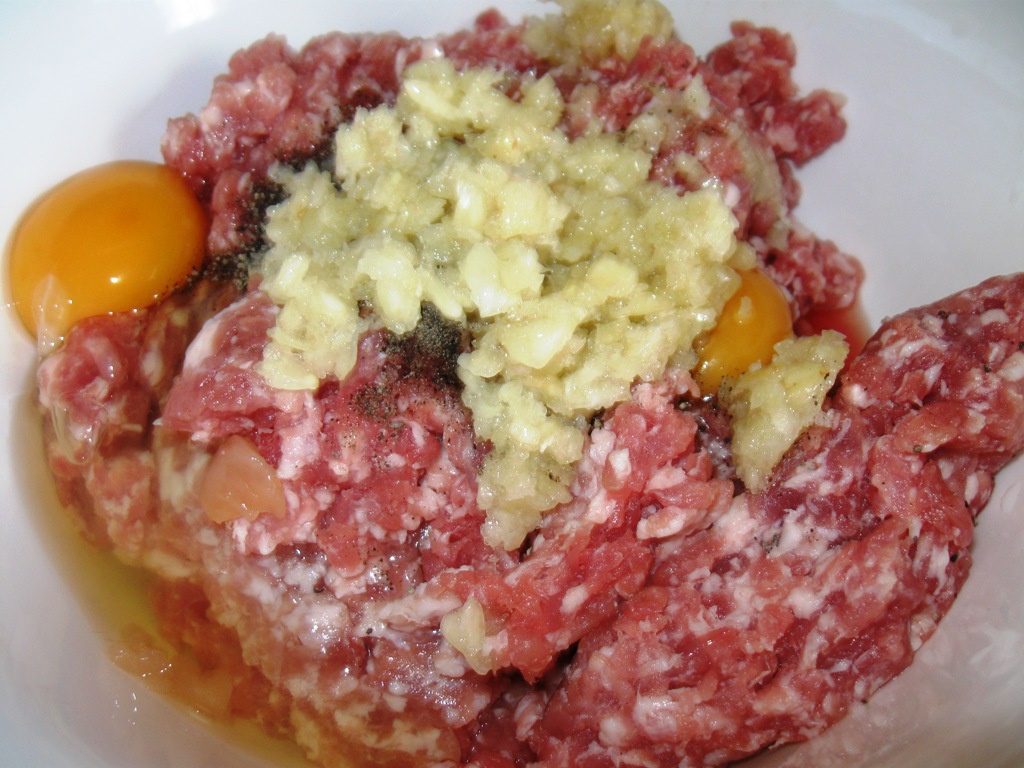 Chiftelute cu susan, in sos