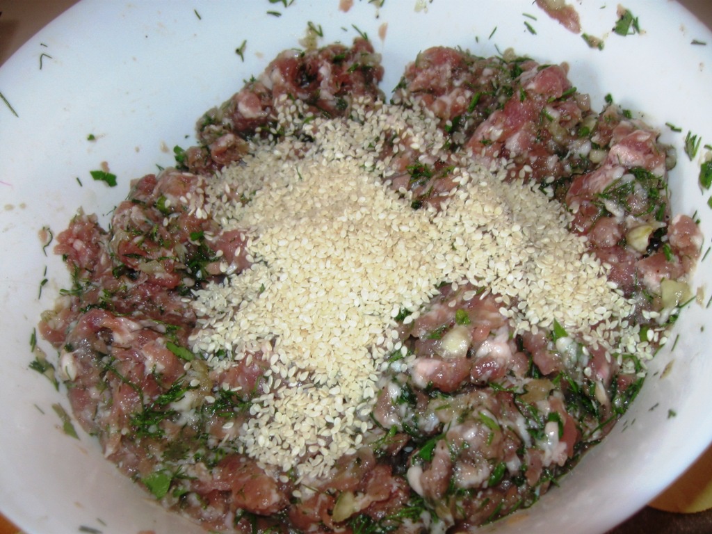 Chiftelute cu susan, in sos