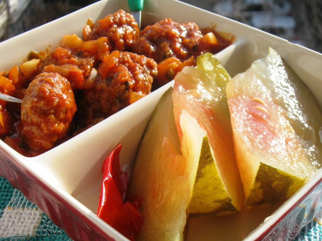 Chiftelute cu susan, in sos