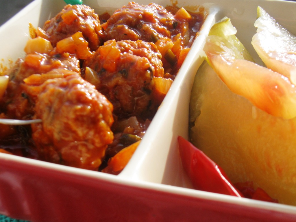 Chiftelute cu susan, in sos