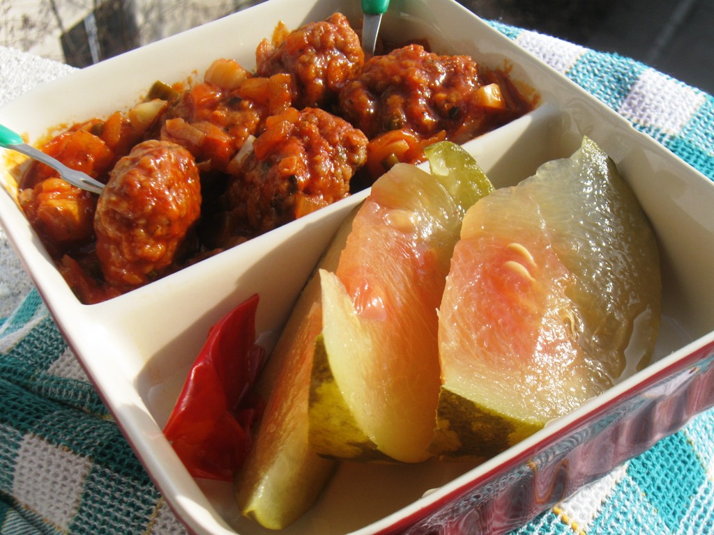 Chiftelute cu susan, in sos