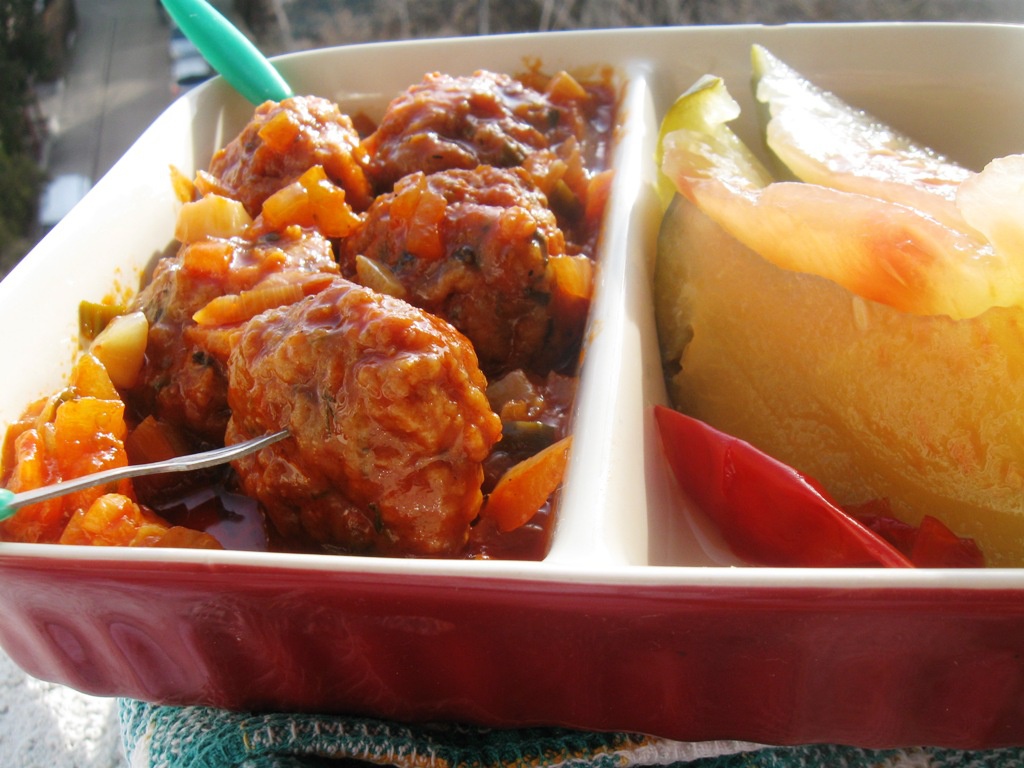 Chiftelute cu susan, in sos