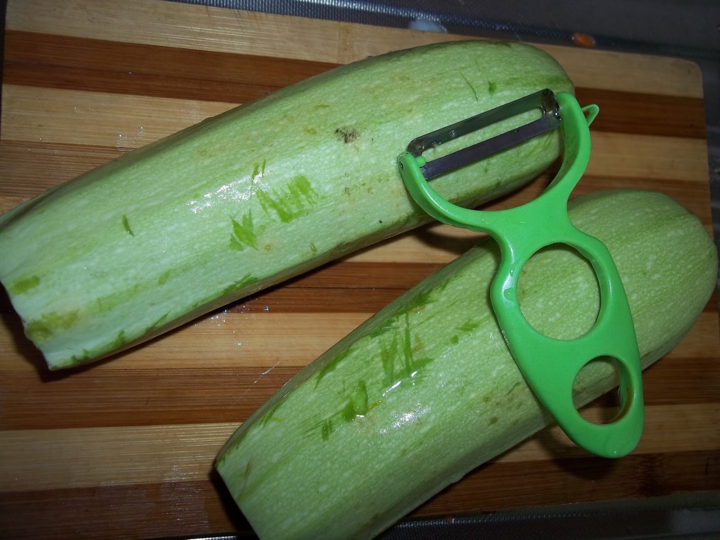 Dovlecei umpluti cu carne tocata si orez. Cea mai simpla si gustoasa reteta