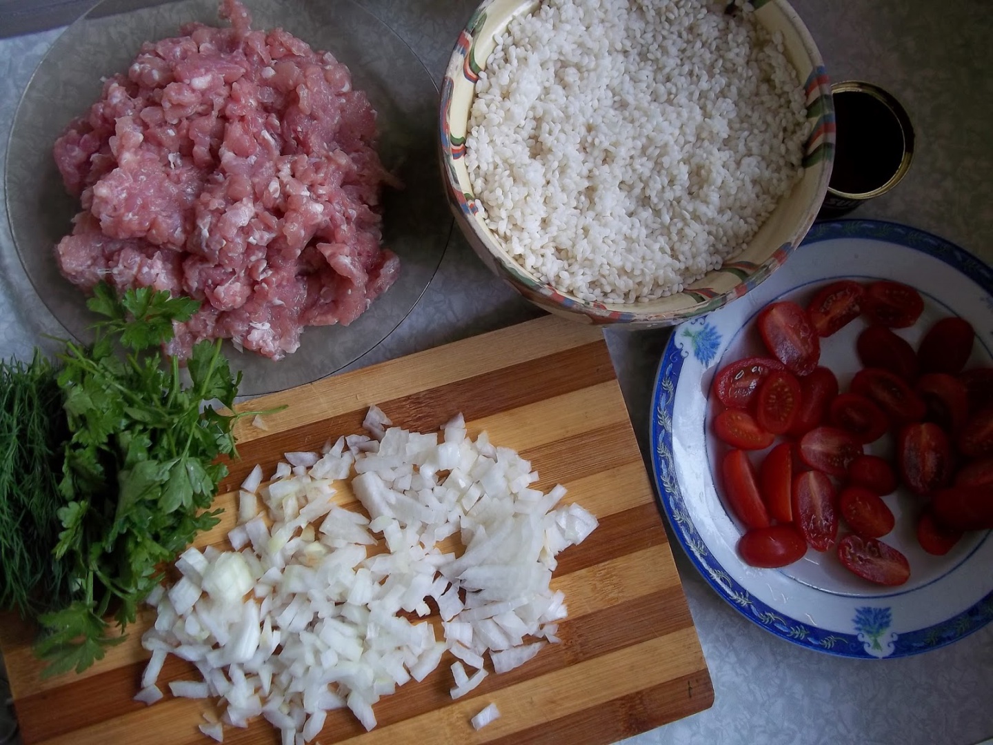 Dovlecei umpluti cu carne tocata si orez. Cea mai simpla si gustoasa reteta