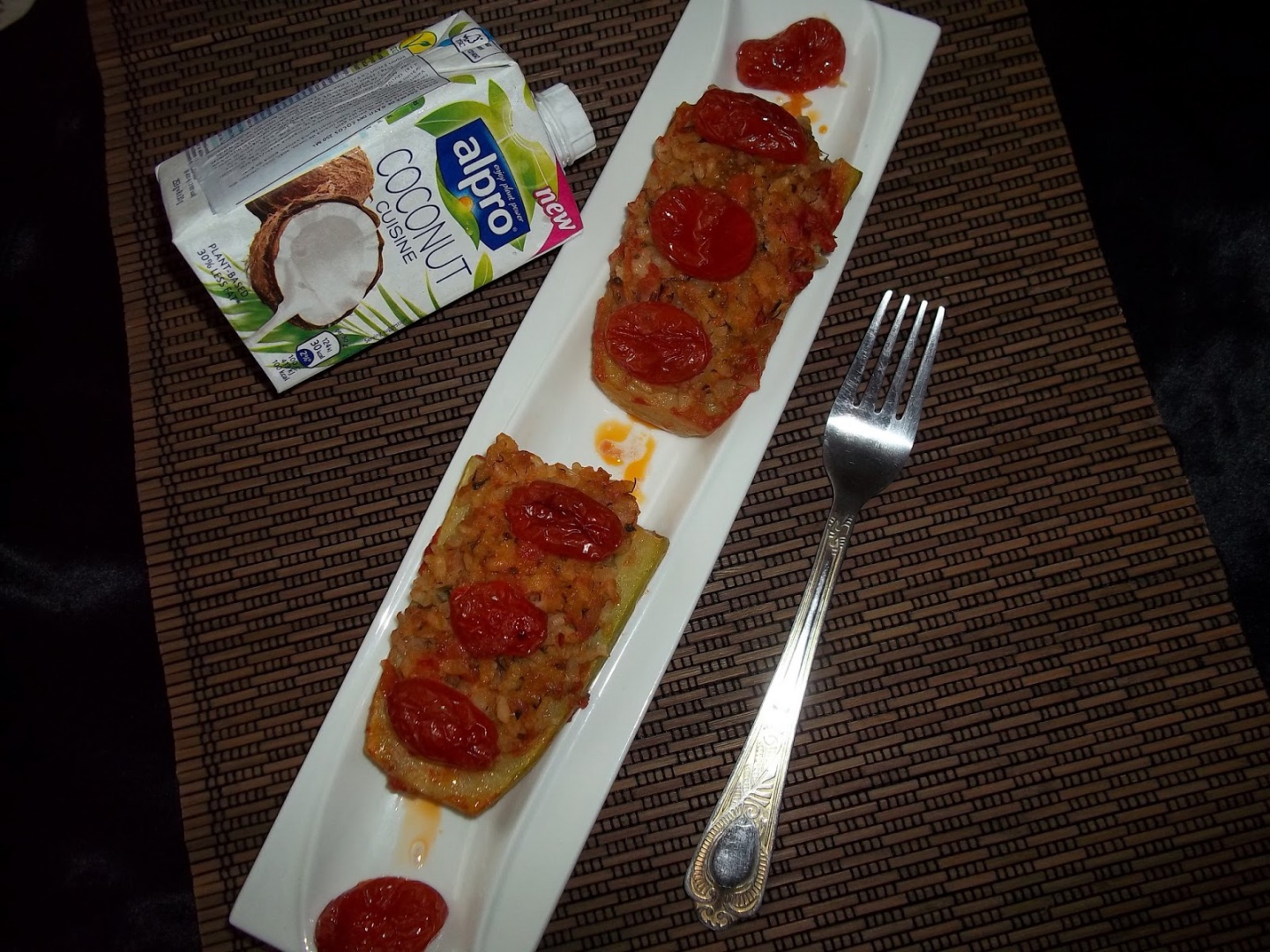 Dovlecei umpluti cu carne tocata si orez. Cea mai simpla si gustoasa reteta