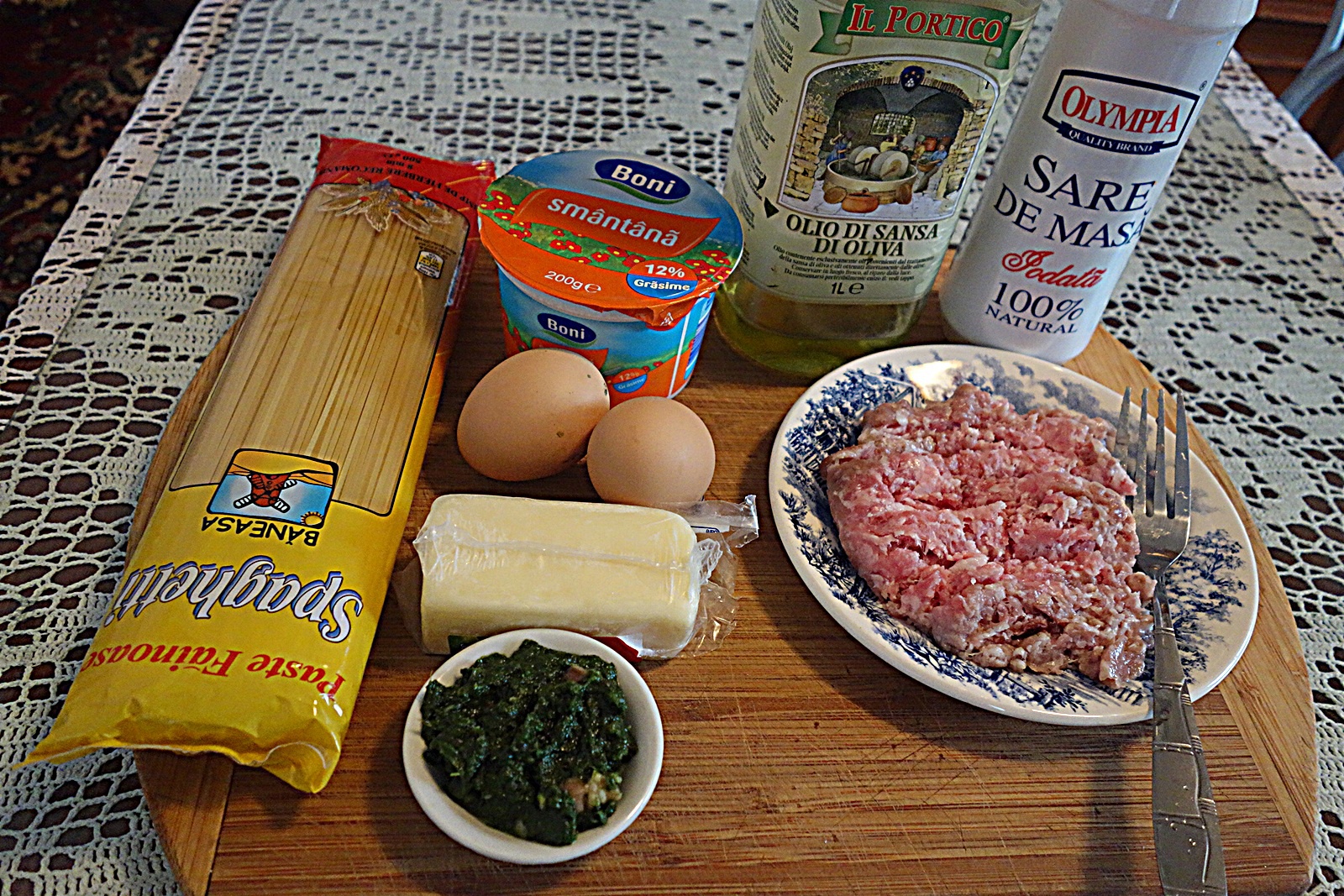 Spaghete carbonara reţetă cu spanac si carne tocata