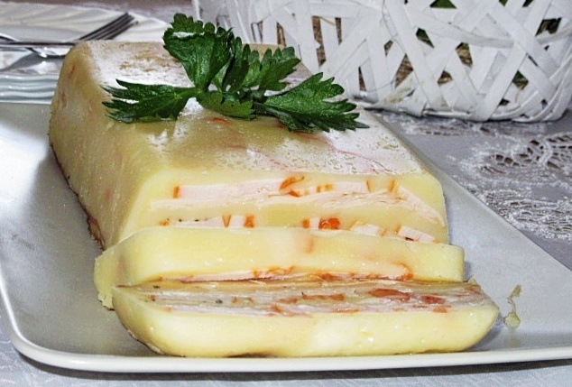 Terina cu cascaval si carne de pui