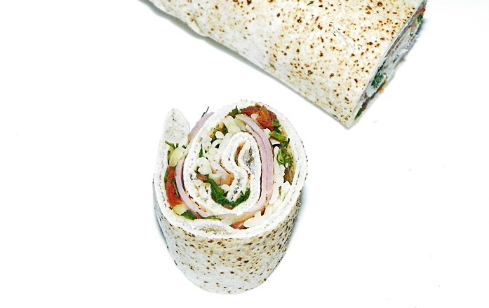 Rulouri din lipie umplute