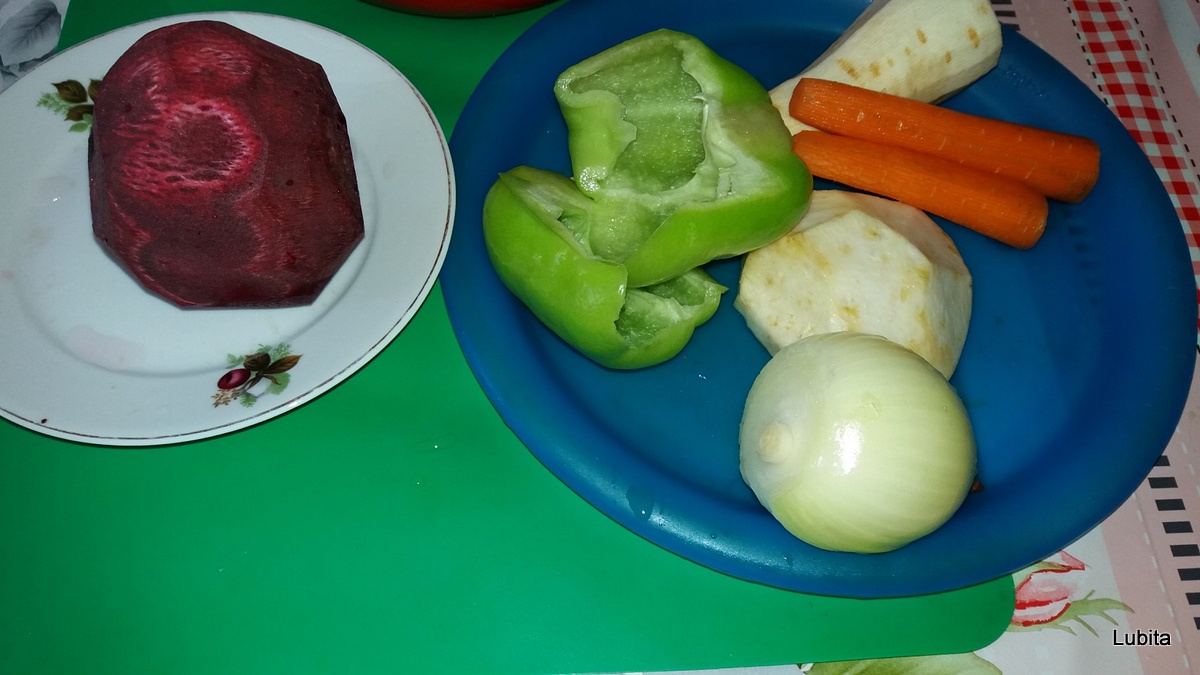 Bors de sfecla rosie