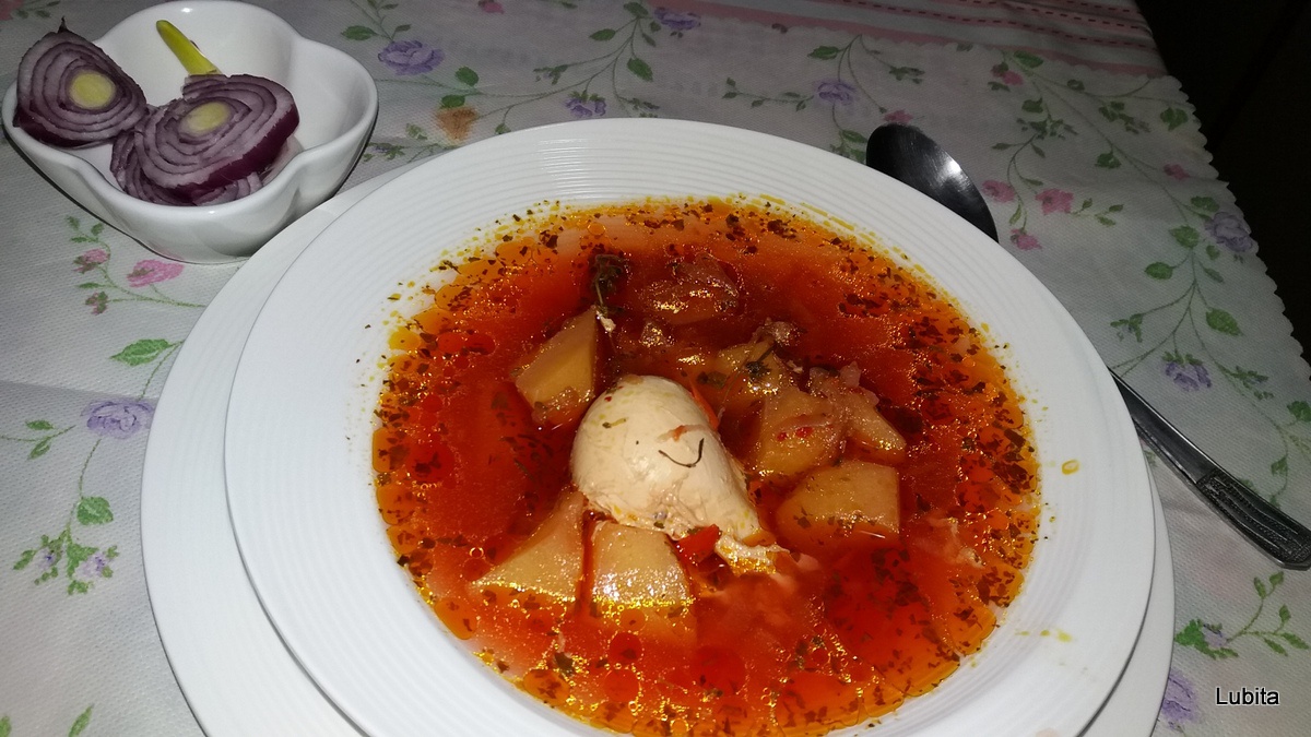 Bors de sfecla rosie